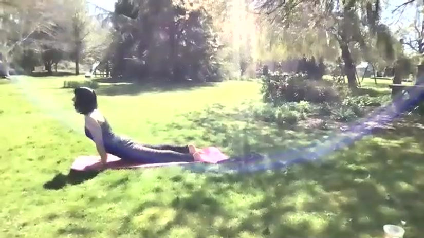 Energising salutes to the sun! (30 mins)